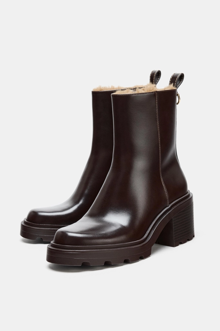 БОТИЛЬОНЫ НА КАБЛУКЕ С МЕХОВОЙ ОТДЕЛКОЙ ВНУТРИ