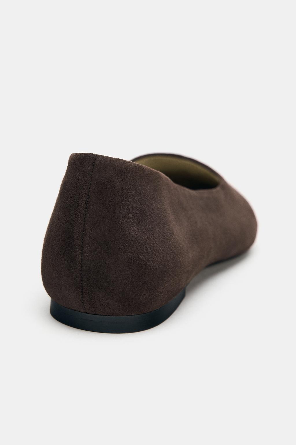 ЗАМШЕВЫЕ БАЛЕТКИ С ОСТРЫМ НОСОМ