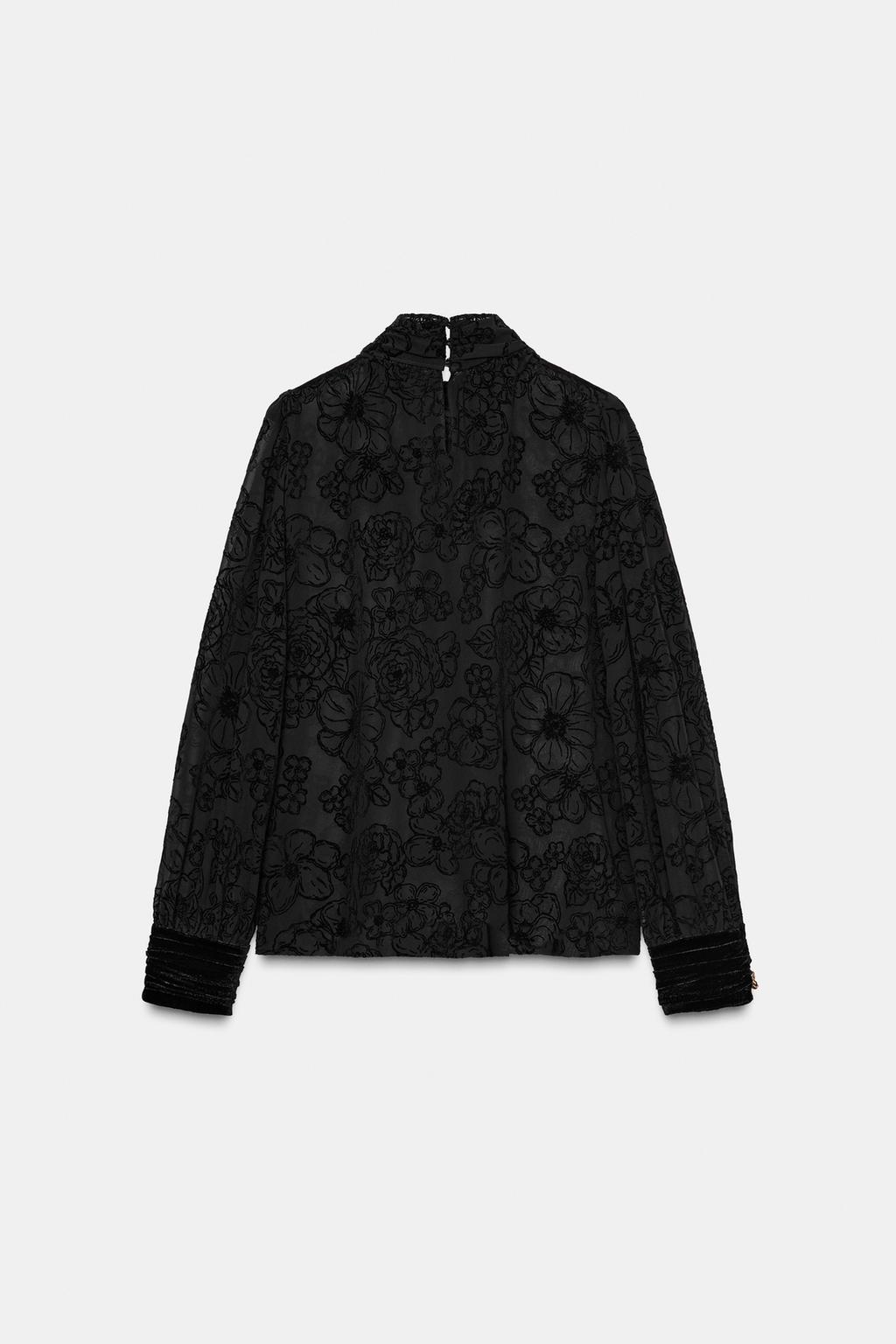 БЛУЗА ИЗ ПОЛУПРОЗРАЧНОЙ ТКАНИ С БАНТОМ И БАРХАТОМ