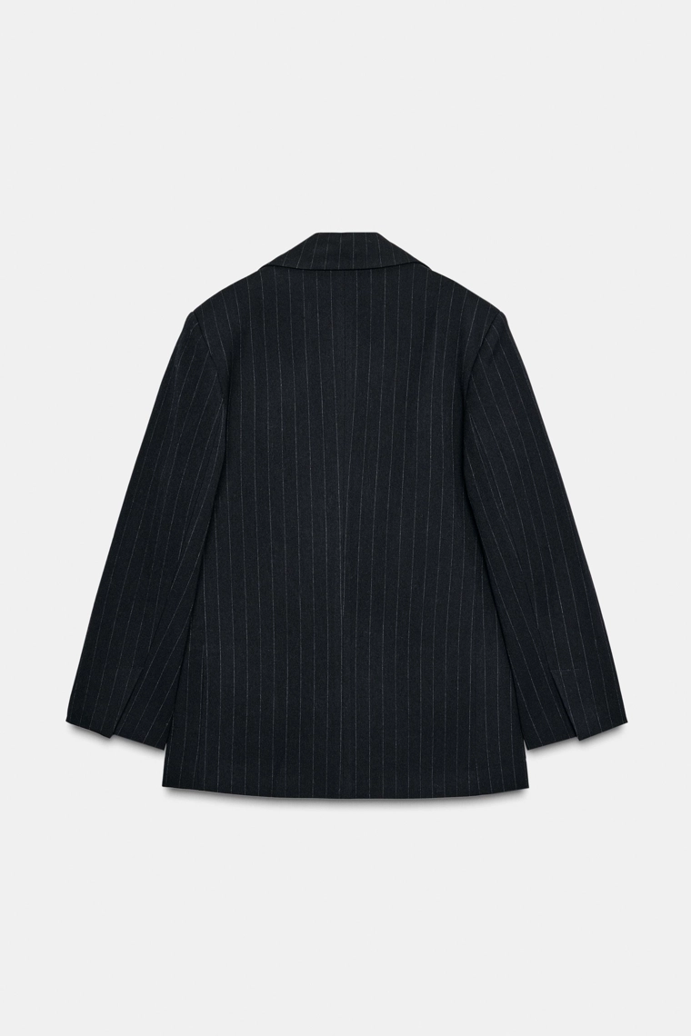 БЛЕЙЗЕР В ТОНКУЮ ПОЛОСКУ С КАРМАНАМИ