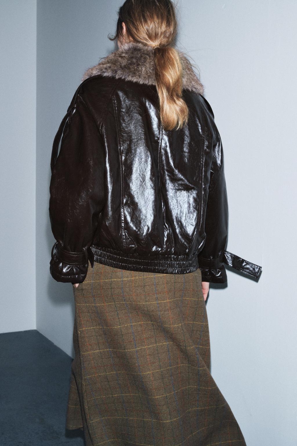 БЛЕСТЯЩАЯ КУРТКА С ВОРОТНИКОМ ИЗ ИСКУССТВЕННОГО МЕХА — ZW COLLECTION