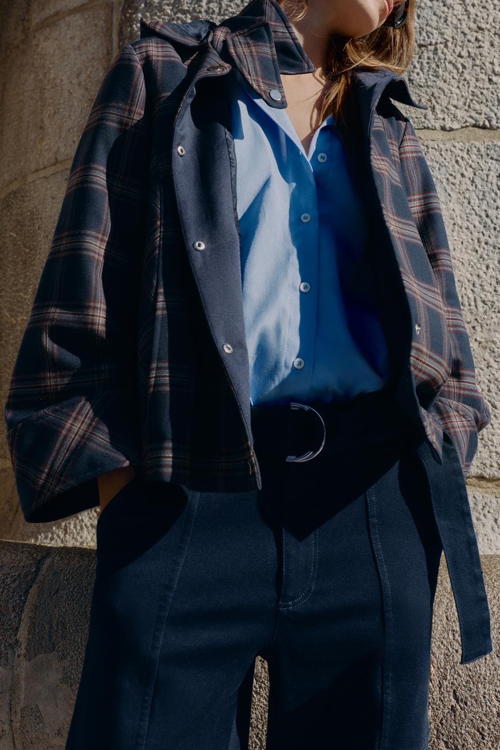 СТЕГАНАЯ КУРТКА В КЛЕТКУ С КАПЮШОНОМ