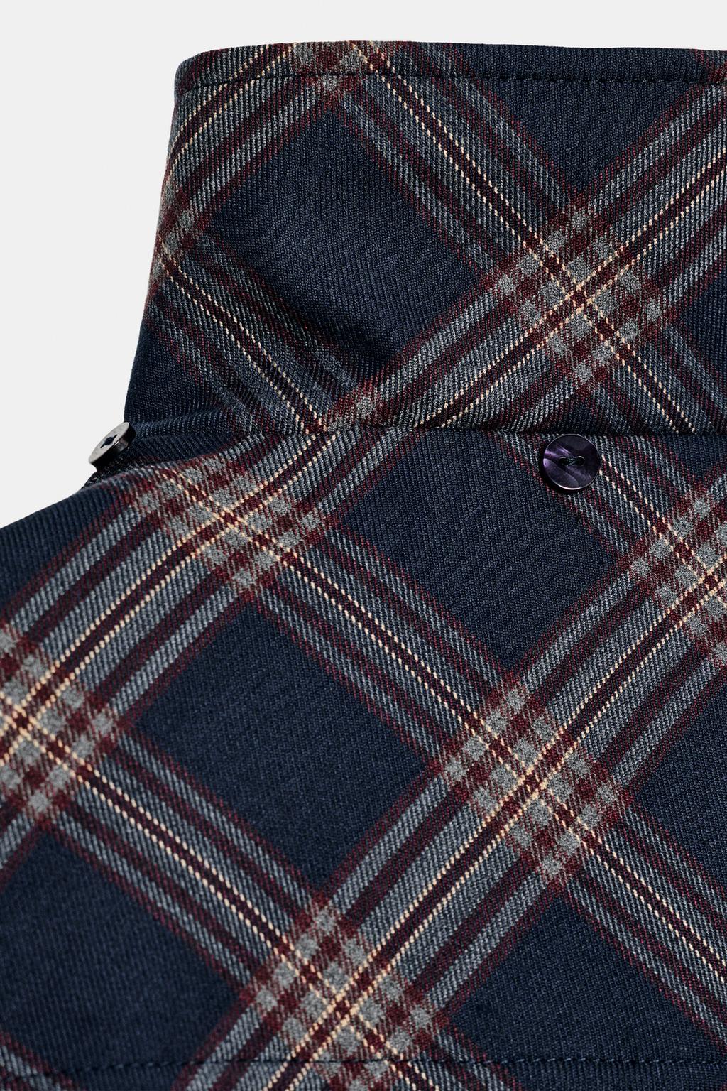 СТЕГАНАЯ КУРТКА В КЛЕТКУ С КАПЮШОНОМ