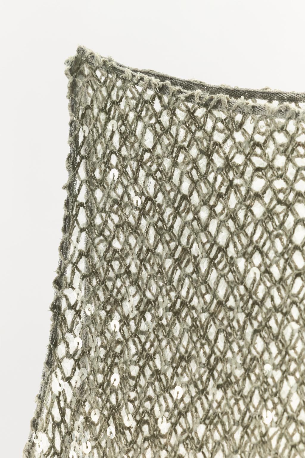 АСИММЕТРИЧНЫЙ ТОП С ПАЙЕТКАМИ