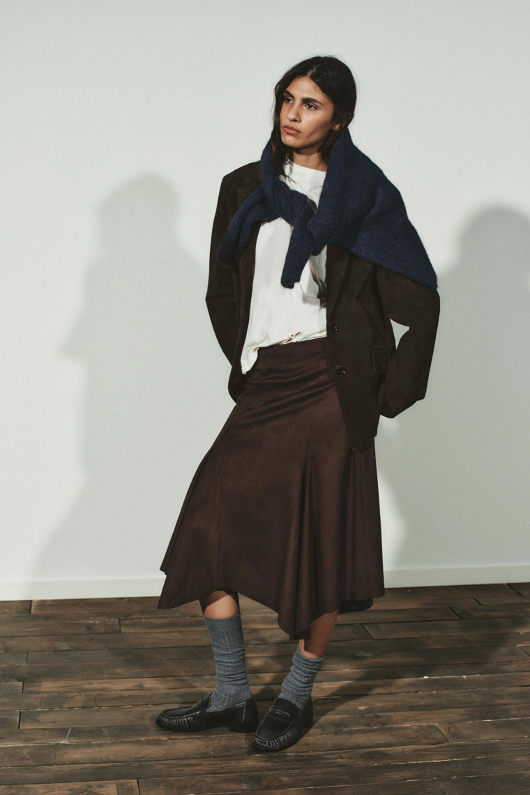 ЮБКА МИДИ АСИММЕТРИЧНОГО КРОЯ ИЗ ИСКУССТВЕННОЙ ЗАМШИ