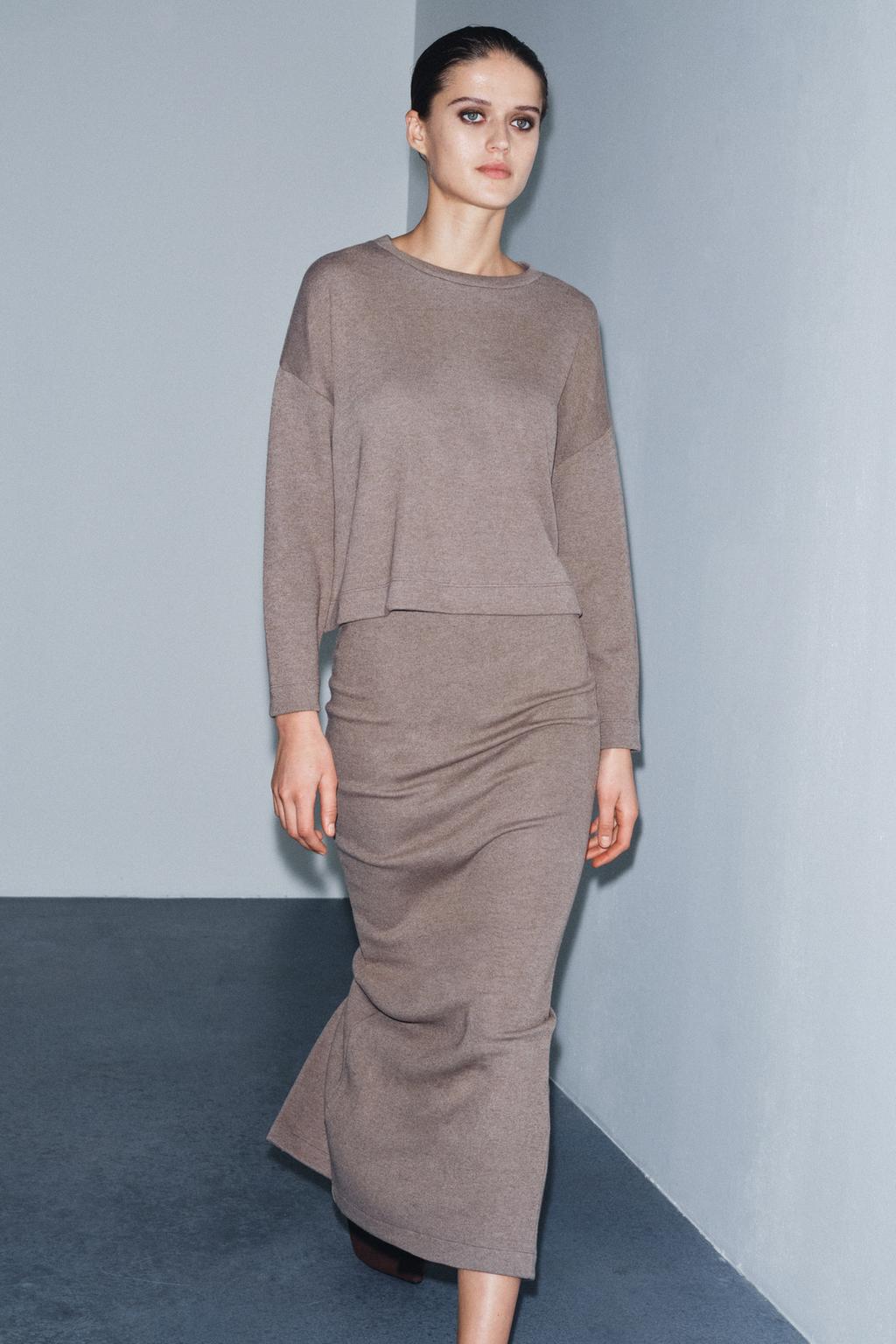 ТОП ИЗ МЯГКОЙ ТКАНИ С ДЛИННЫМИ РУКАВАМИ