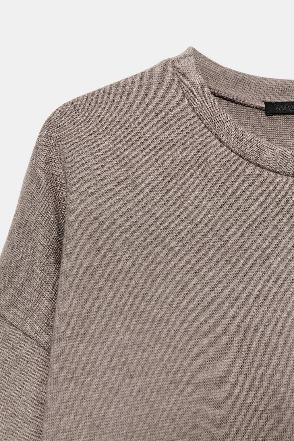 ТОП ИЗ МЯГКОЙ ТКАНИ С ДЛИННЫМИ РУКАВАМИ