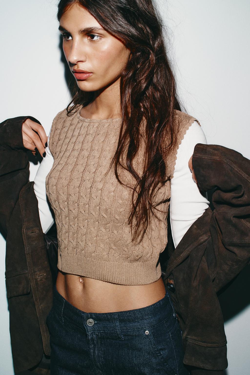 ФУТБОЛКА С КОМБИНИРОВАННЫМ ЖИЛЕТОМ