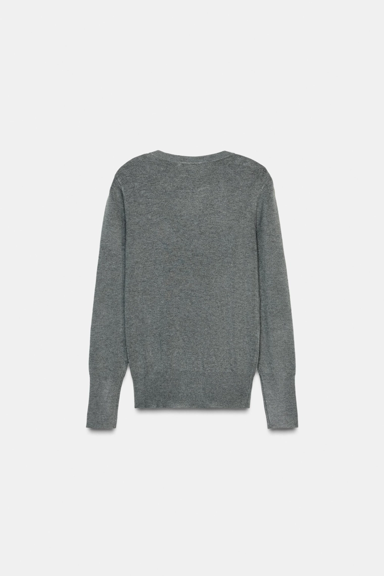 Трикотажный свитер с золотыми пуговицами