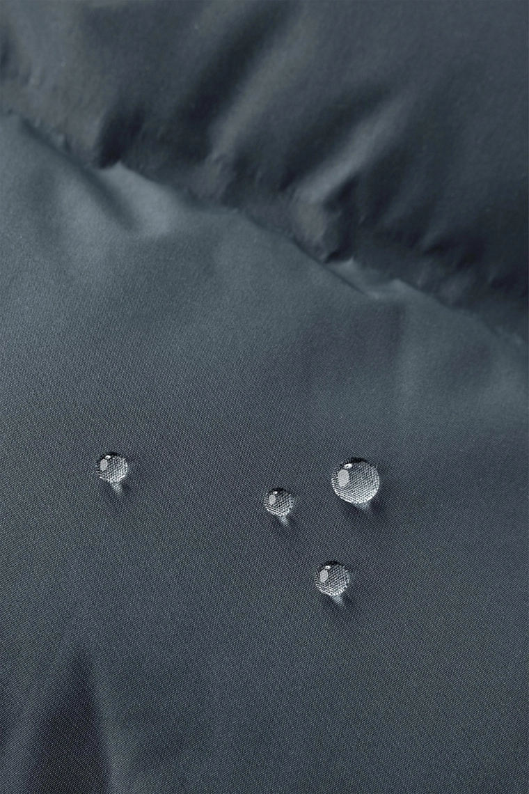 СТЕГАНОЕ ПАЛЬТО С НАШИВКОЙ WATER REPELLENT