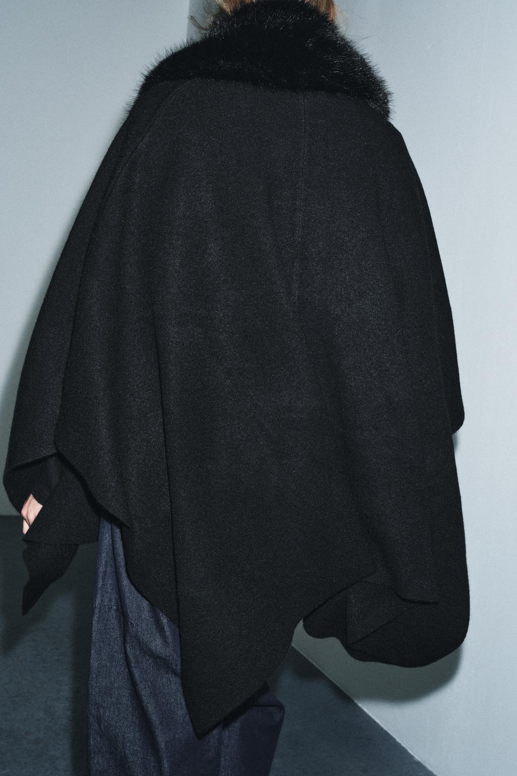 ТРИКОТАЖНАЯ НАКИДКА С МЕХОВЫМ ВОРОТНИКОМ