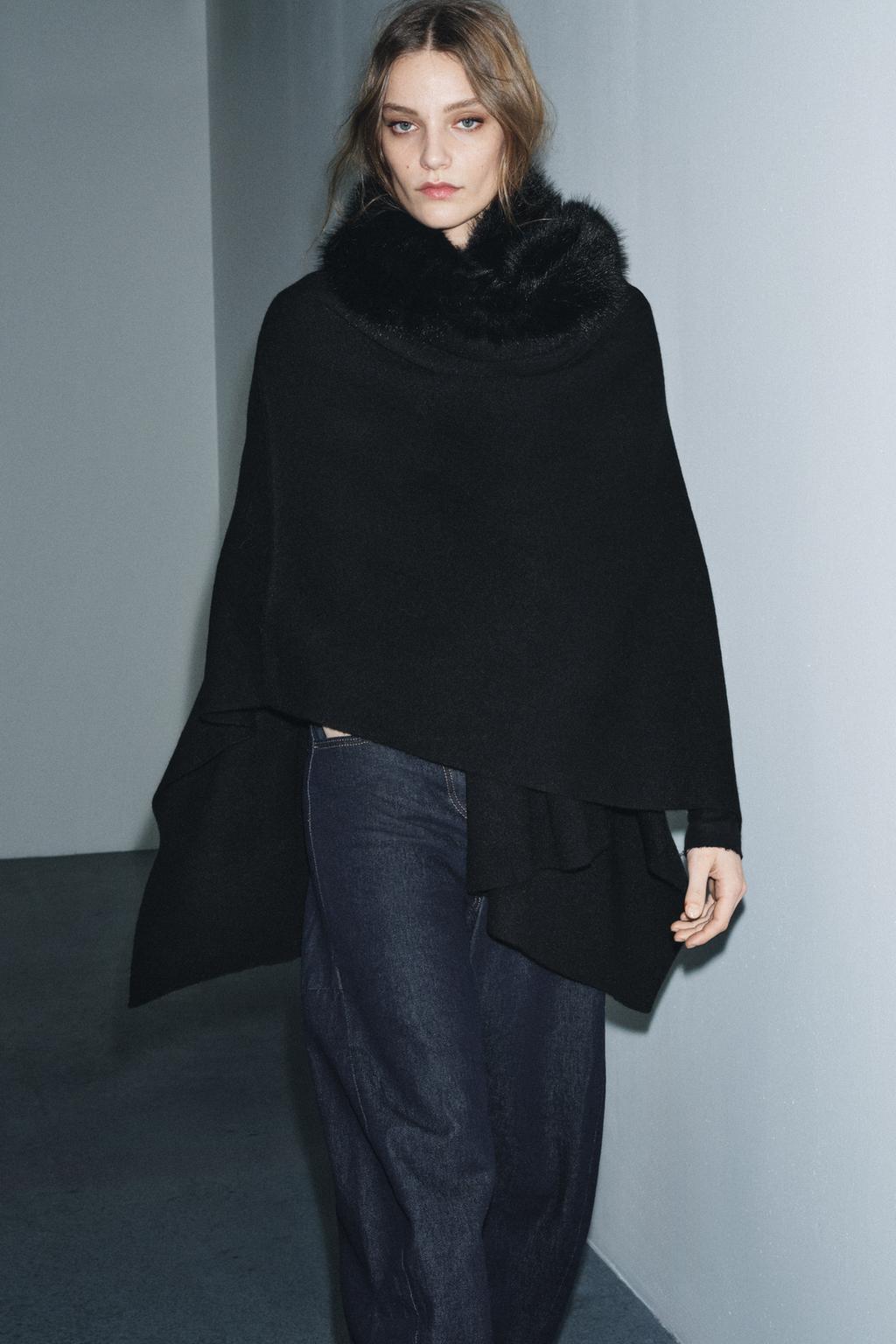 ТРИКОТАЖНАЯ НАКИДКА С МЕХОВЫМ ВОРОТНИКОМ