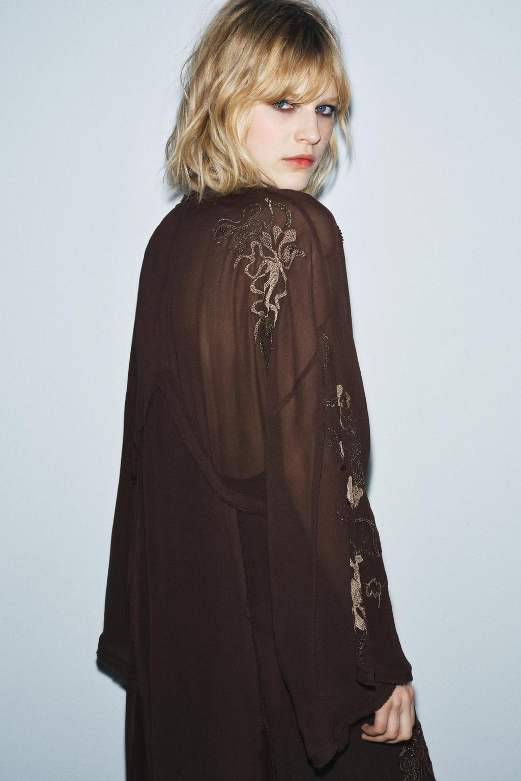 ПЛАТЬЕ С ВЫШИВКОЙ И БУСИНАМИ ИЗ ОГРАНИЧЕННОЙ СЕРИИ ZW COLLECTION