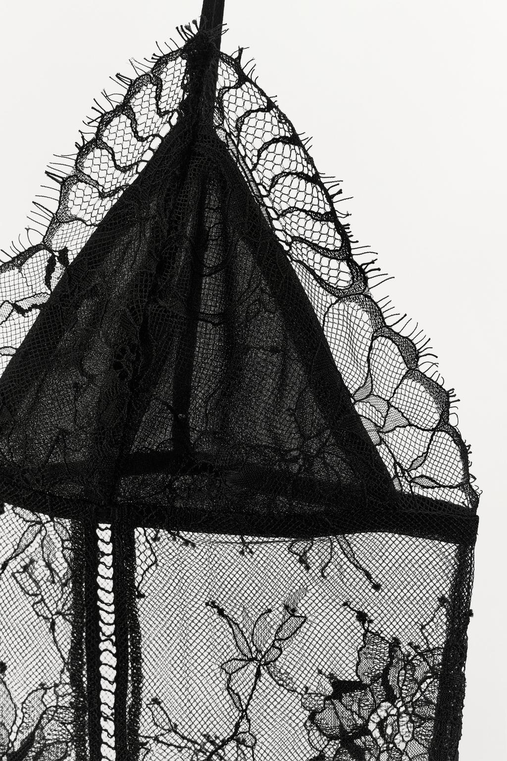 КРУЖЕВНОЙ ТОП НА БРЕТЕЛЯХ