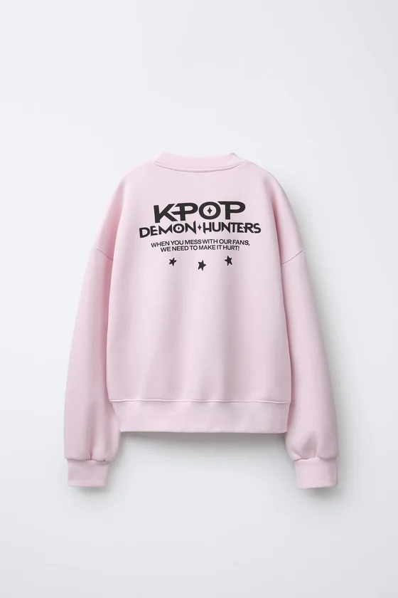 ТОЛСТОВКА С ПРИНТОМ KPOP DEMON HUNTERS™ NETFLIX ©