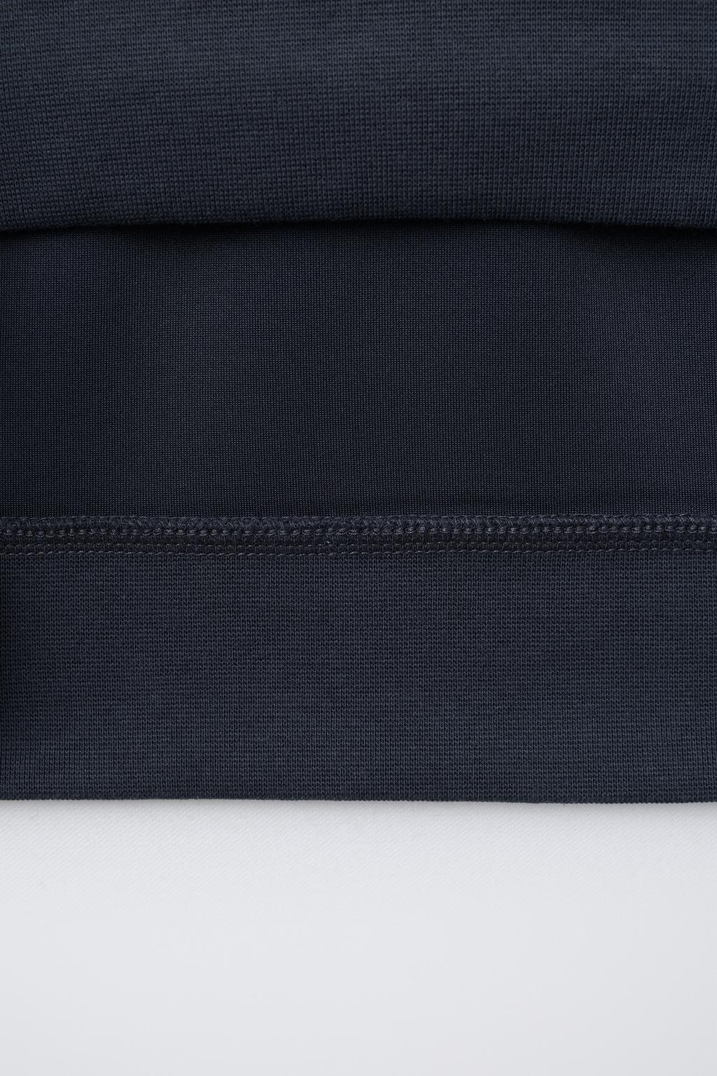 ТОЛСТОВКА С НАДПИСЬЮ И КОНТРАСТНОЙ ОТДЕЛКОЙ