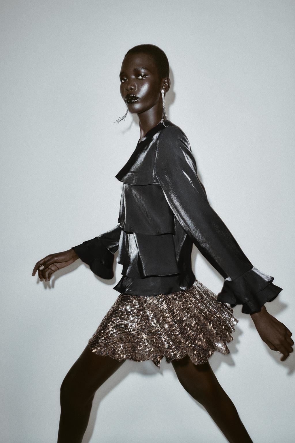 АСИММЕТРИЧНАЯ ЮБКА-ШОРТЫ С ПАЙЕТКАМИ