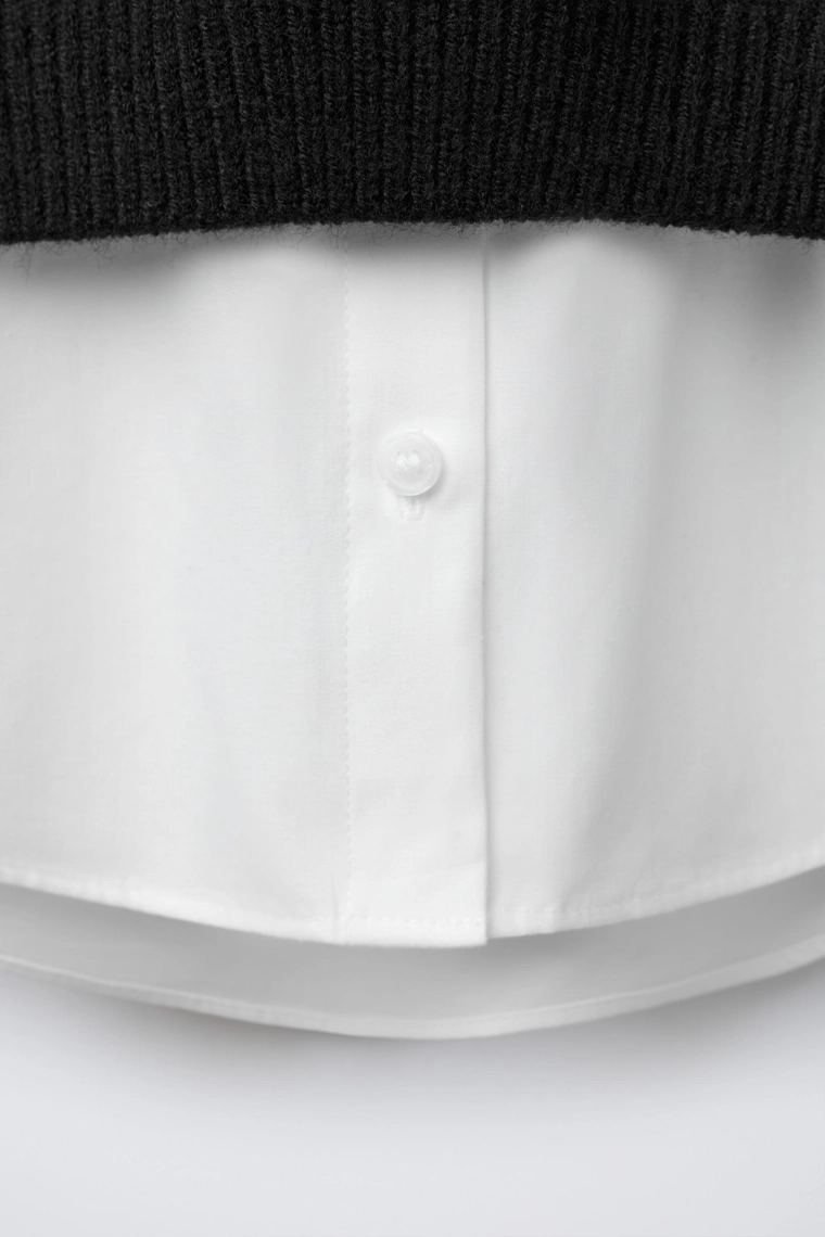 ОДНОТОННАЯ РУБАШКА С ТРИКОТАЖНЫМ ЖИЛЕТОМ И ЖЕМЧУГОМ