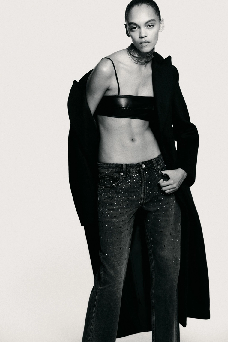 ДЖИНСЫ TRF STRAIGHT С НИЗКОЙ ПОСАДКОЙ И СТРАЗАМИ