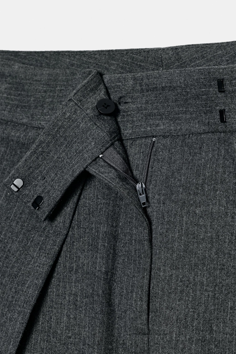 БРЮКИ WIDE LEG В ПОЛОСКУ С ЗАЩИПАМИ — ZW COLLECTION