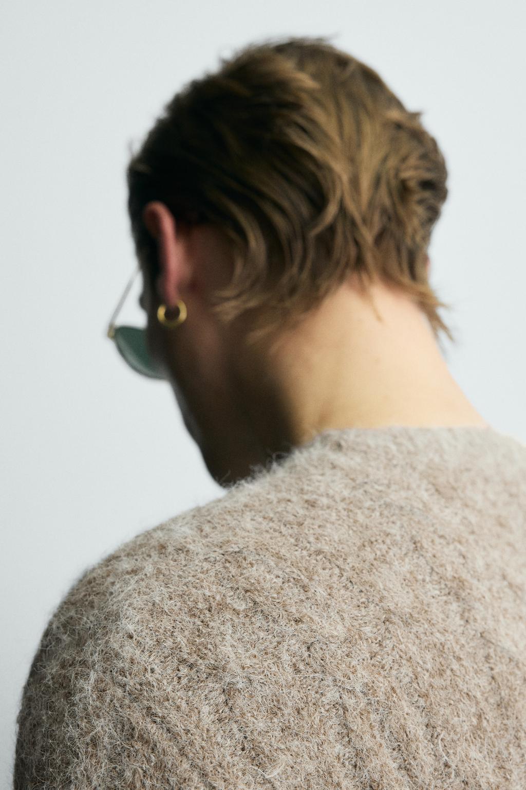 ВОРСИСТЫЙ СВИТЕР С КОСАМИ