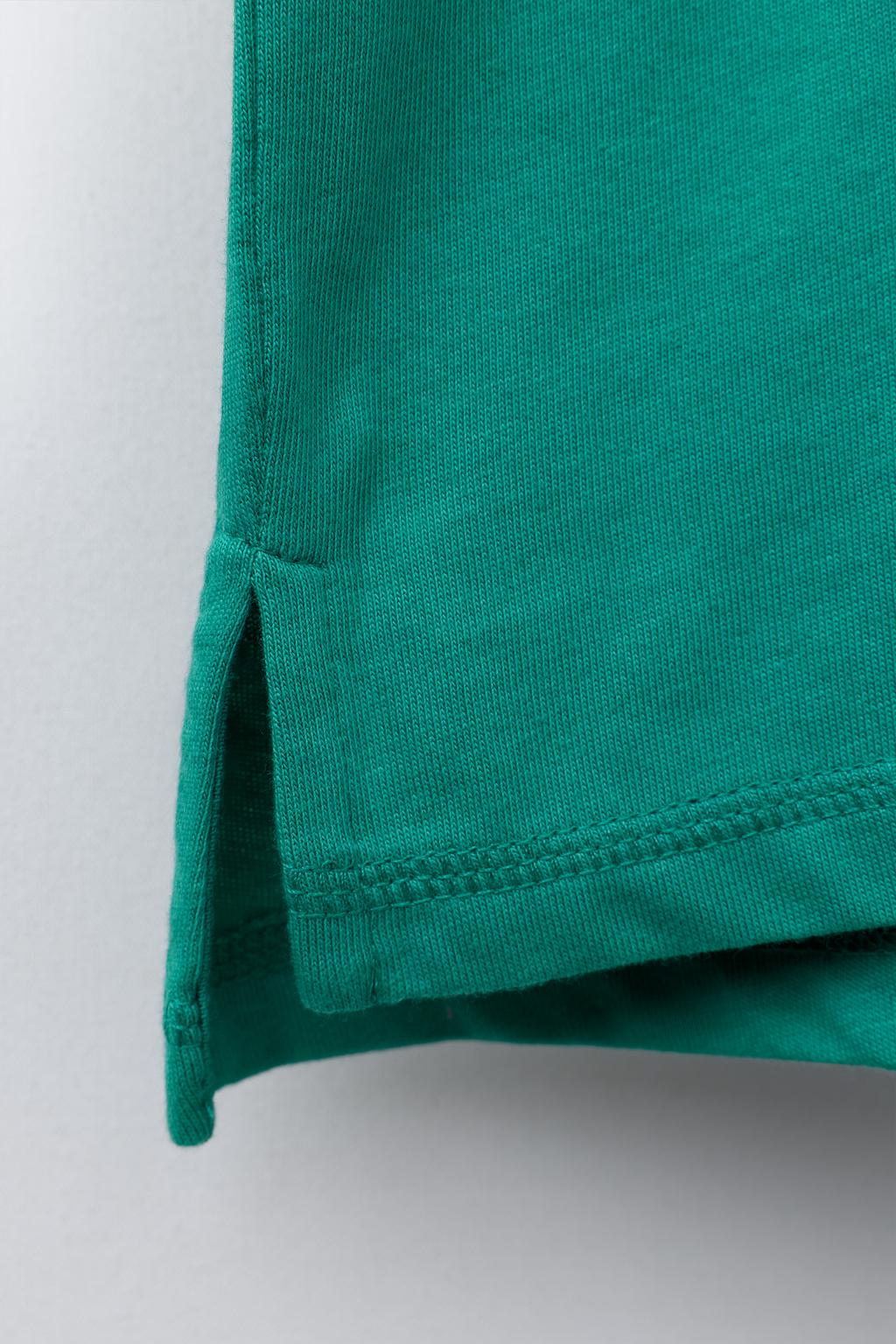 Футболка с объемным принтом