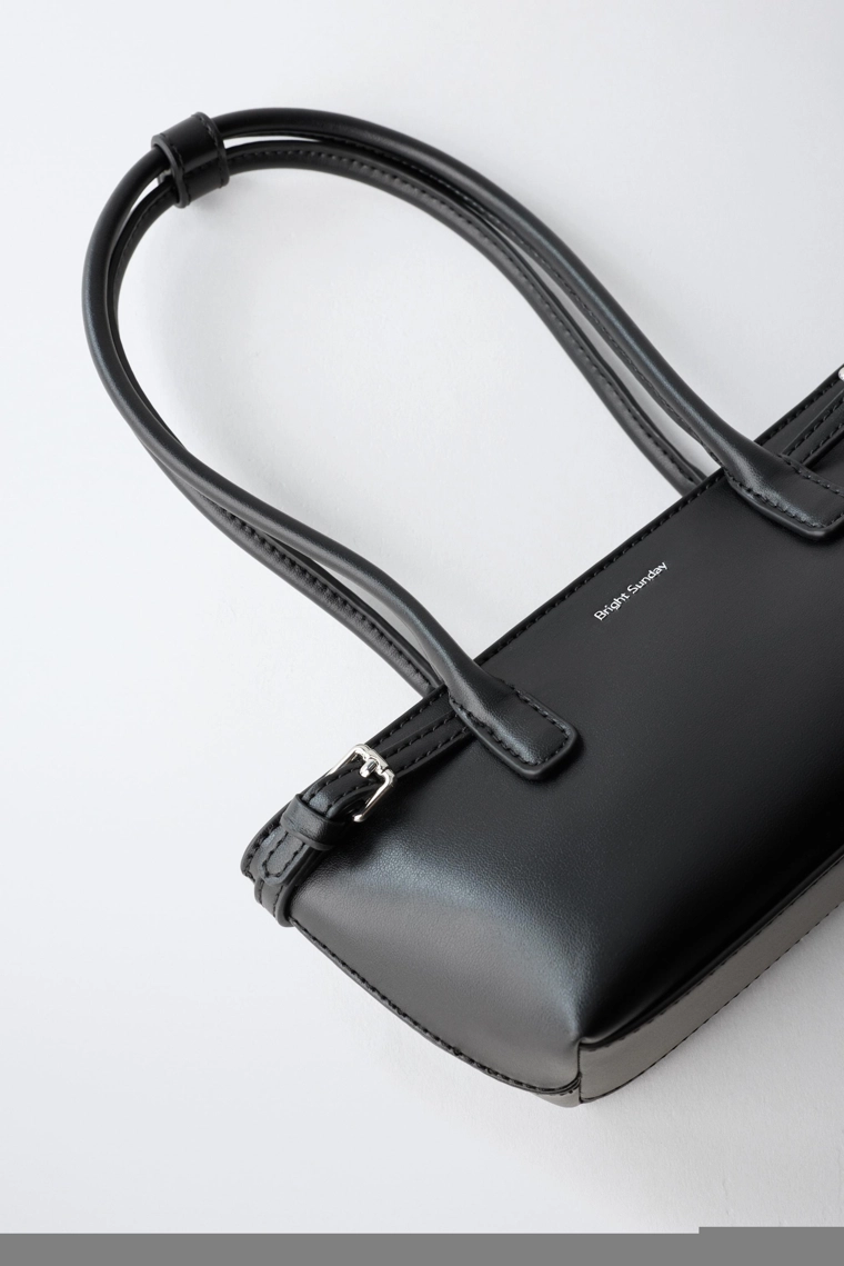 СУМКА С ПЛЕЧЕВЫМ РЕМНЕМ И ПРЯЖКАМИ