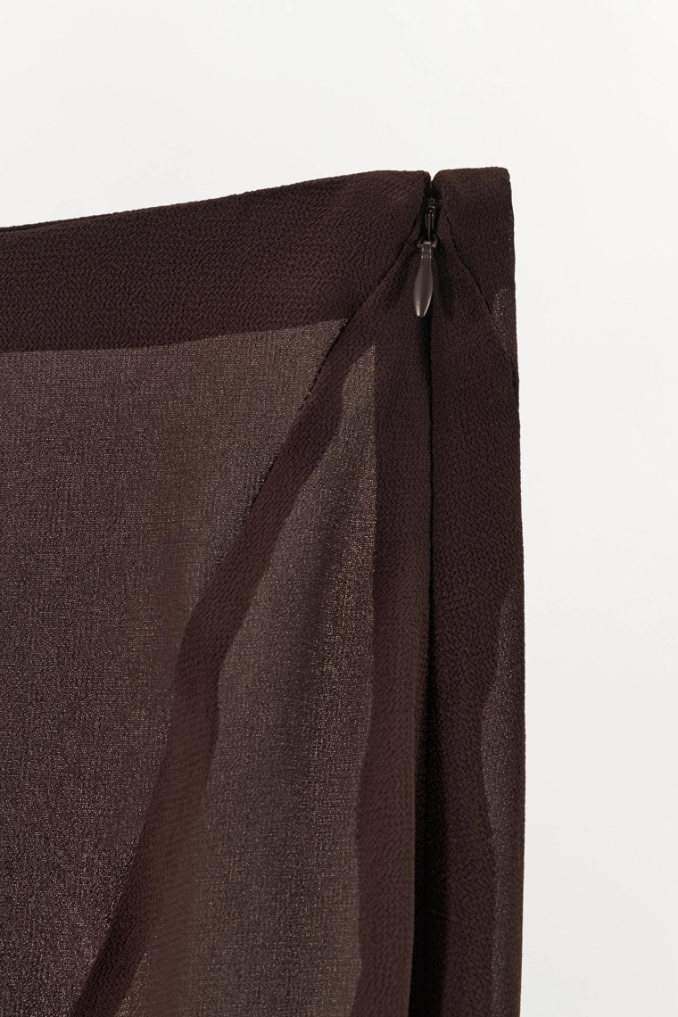 ЮБКА ИЗ ЖОРЖЕТА С АСИММЕТРИЧНЫМ КРУЖЕВОМ