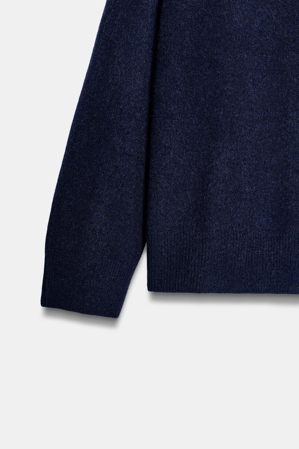 ОДНОТОННЫЙ СВИТЕР