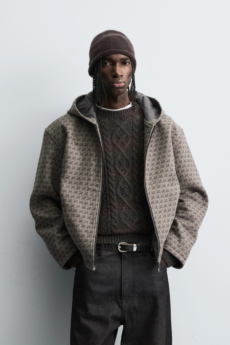 КУРТКА С КАПЮШОНОМ И ПРИНТОМ ЛОШАДЕЙ