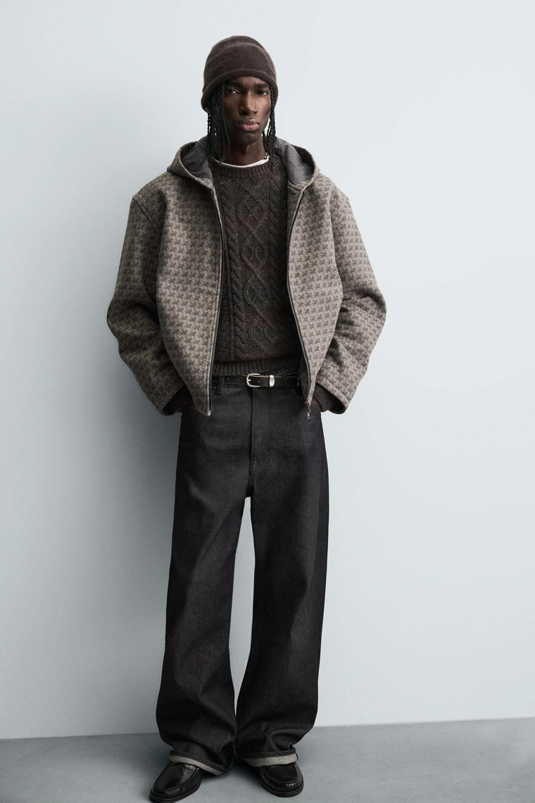 КУРТКА С КАПЮШОНОМ И ПРИНТОМ ЛОШАДЕЙ