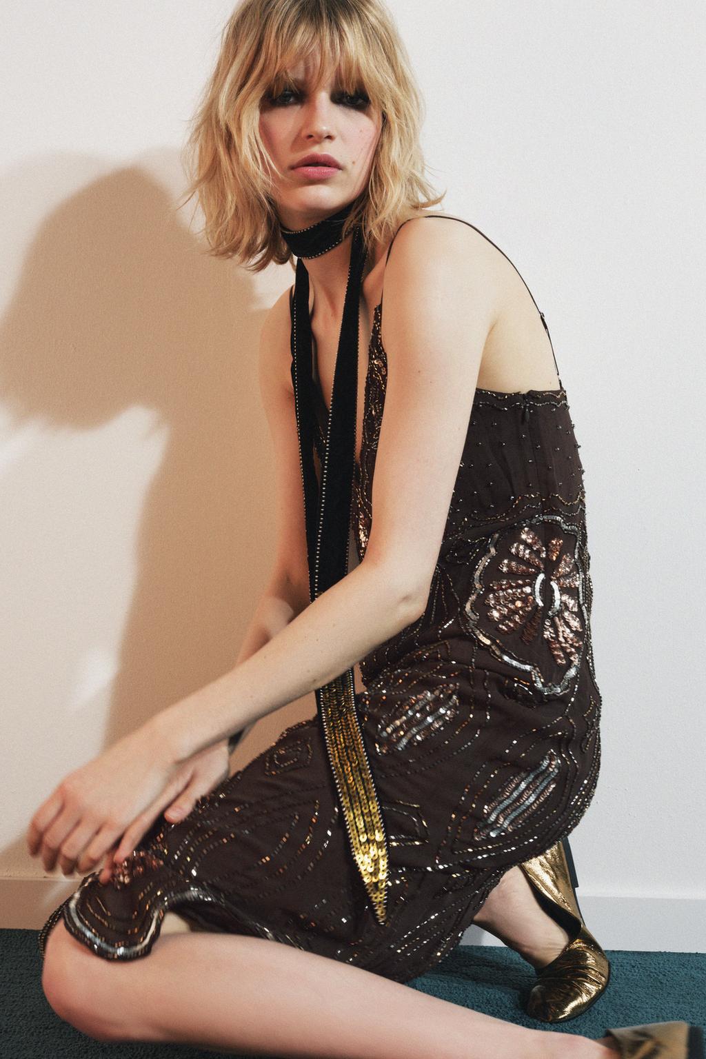 ПЛАТЬЕ ИЗ ЖОРЖЕТА С ПАЙЕТКАМИ И БУСИНАМИ