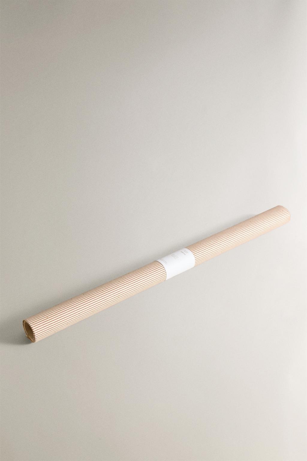 Полосатая новогодняя упаковочная бумага