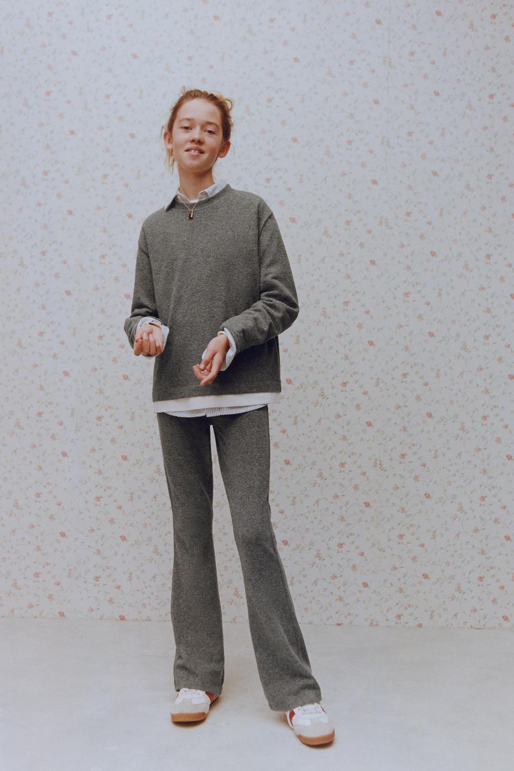 РАСКЛЕШЕННЫЕ БРЮКИ ИЗ МЯГКОЙ ТКАНИ