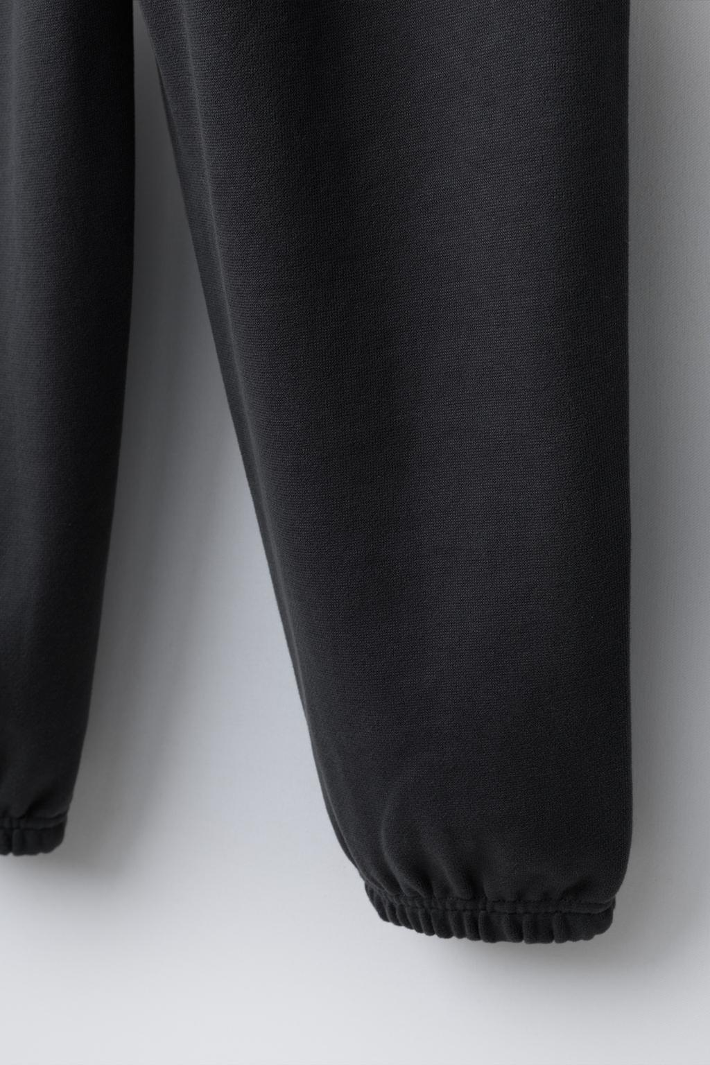 БРЮКИ-ДЖОГГЕРЫ С ТЕКСТОВЫМ ПРИНТОМ