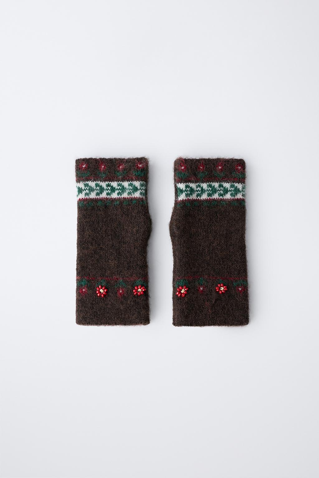 МИТЕНКИ С ЦВЕТОЧНЫМ ПРИНТОМ И БУСИНАМИ