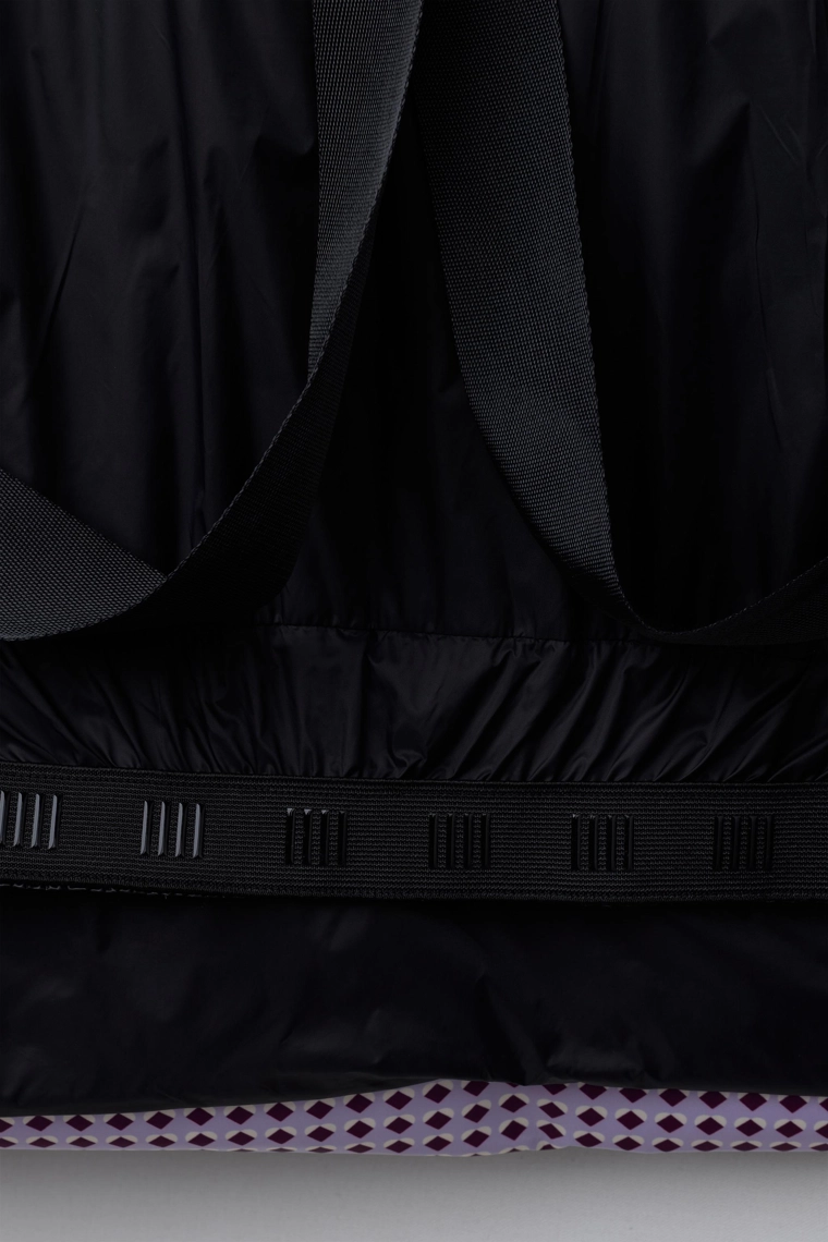 Пуховик с геометрическим принтом и перьями recco® из коллекции лыжной одежды, водонепроницаемый и защищающий от ветра