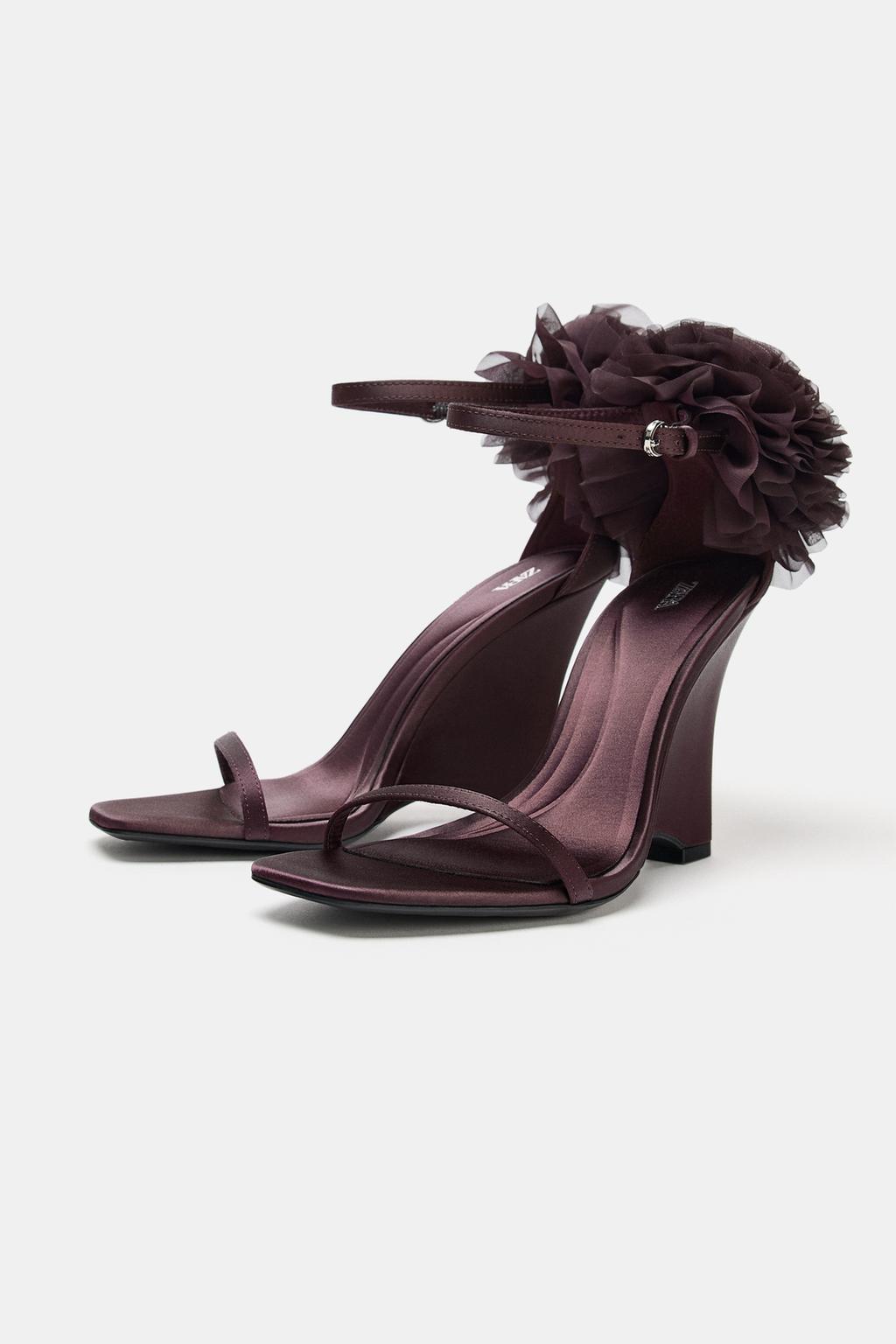 БОСОНОЖКИ НА ТАНКЕТКЕ С МАКСИ-ЦВЕТКОМ