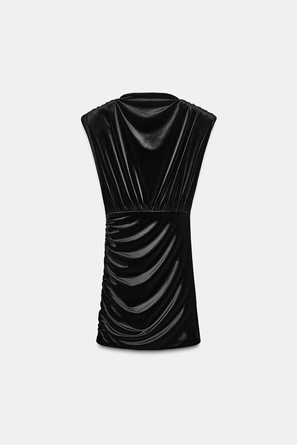 КОРОТКОЕ БАРХАТНОЕ ПЛАТЬЕ С ПОДПЛЕЧНИКАМИ