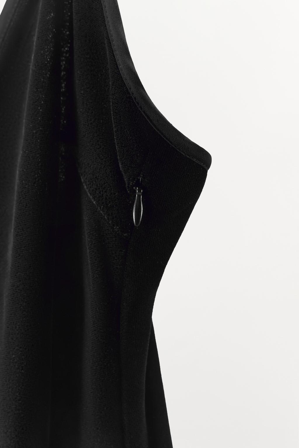 Миди-платье с бархатными бретелями