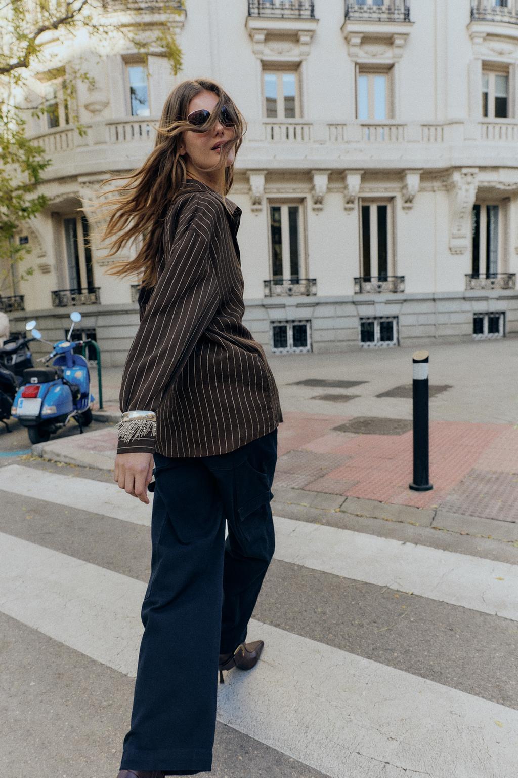 РУБАШКА В ПОЛОСКУ С ПРЯЖКАМИ