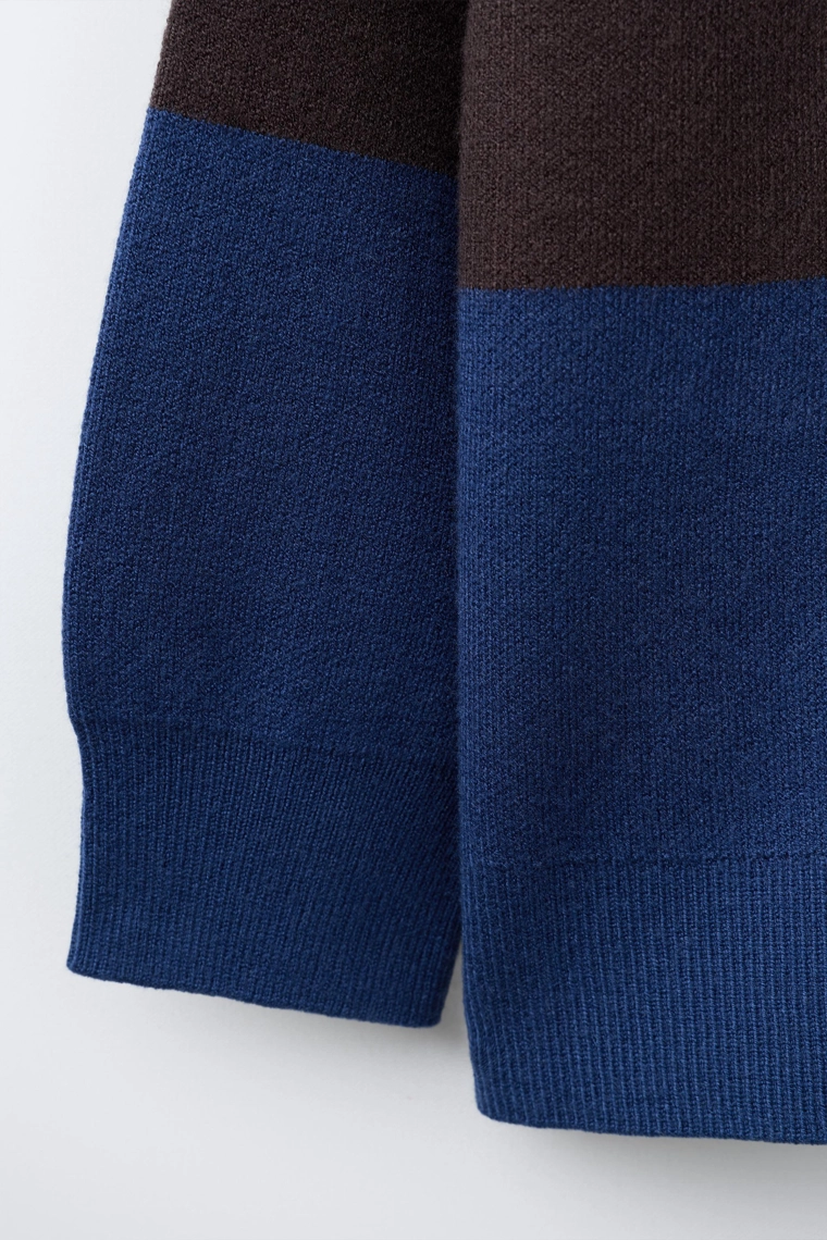 ВЯЗАНЫЙ ДЖЕРСИ ПОЛО В ПОЛОСКУ С ПРИНТОМ