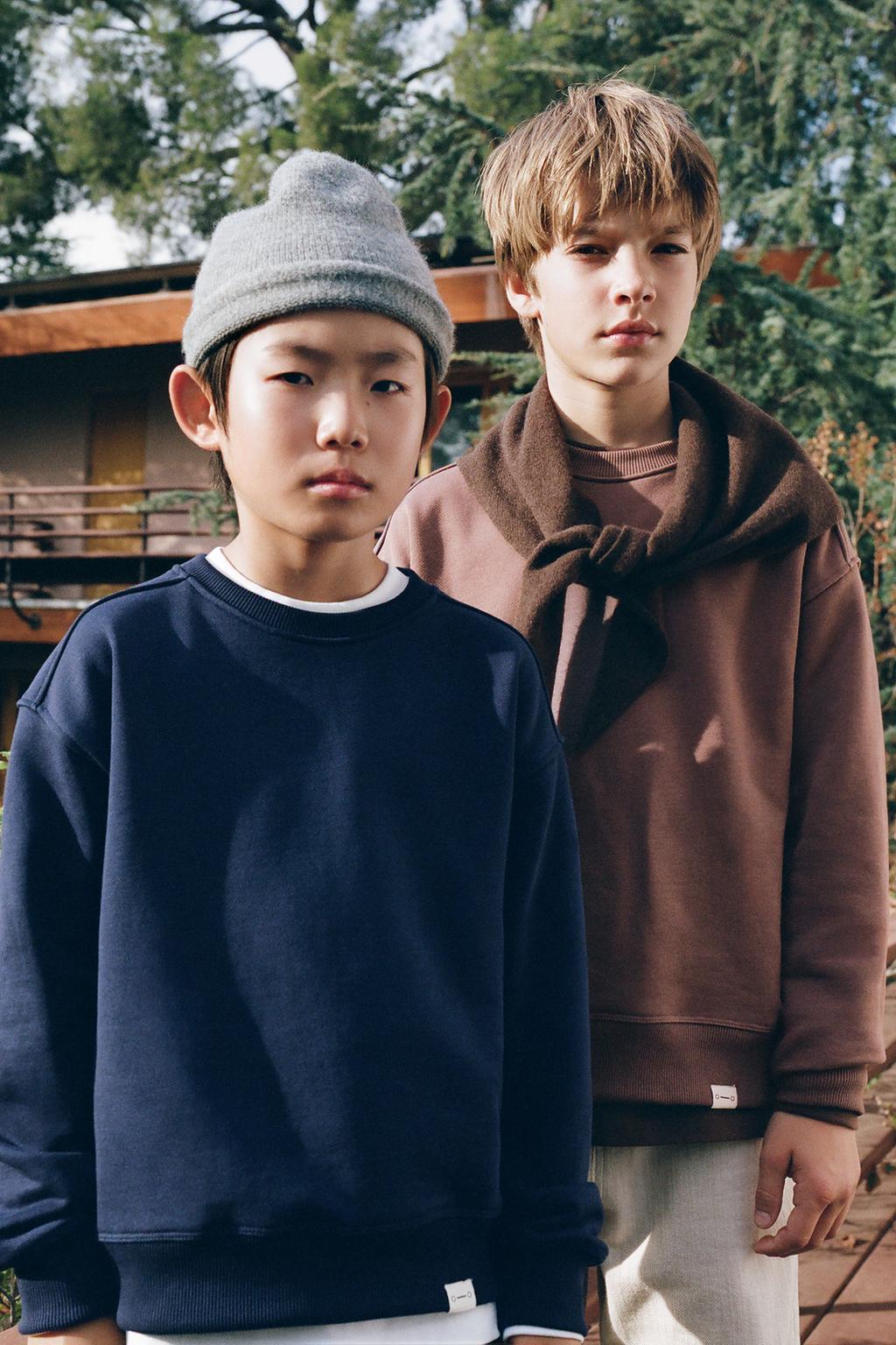 БАЗОВАЯ ТОЛСТОВКА С НАШИВКОЙ