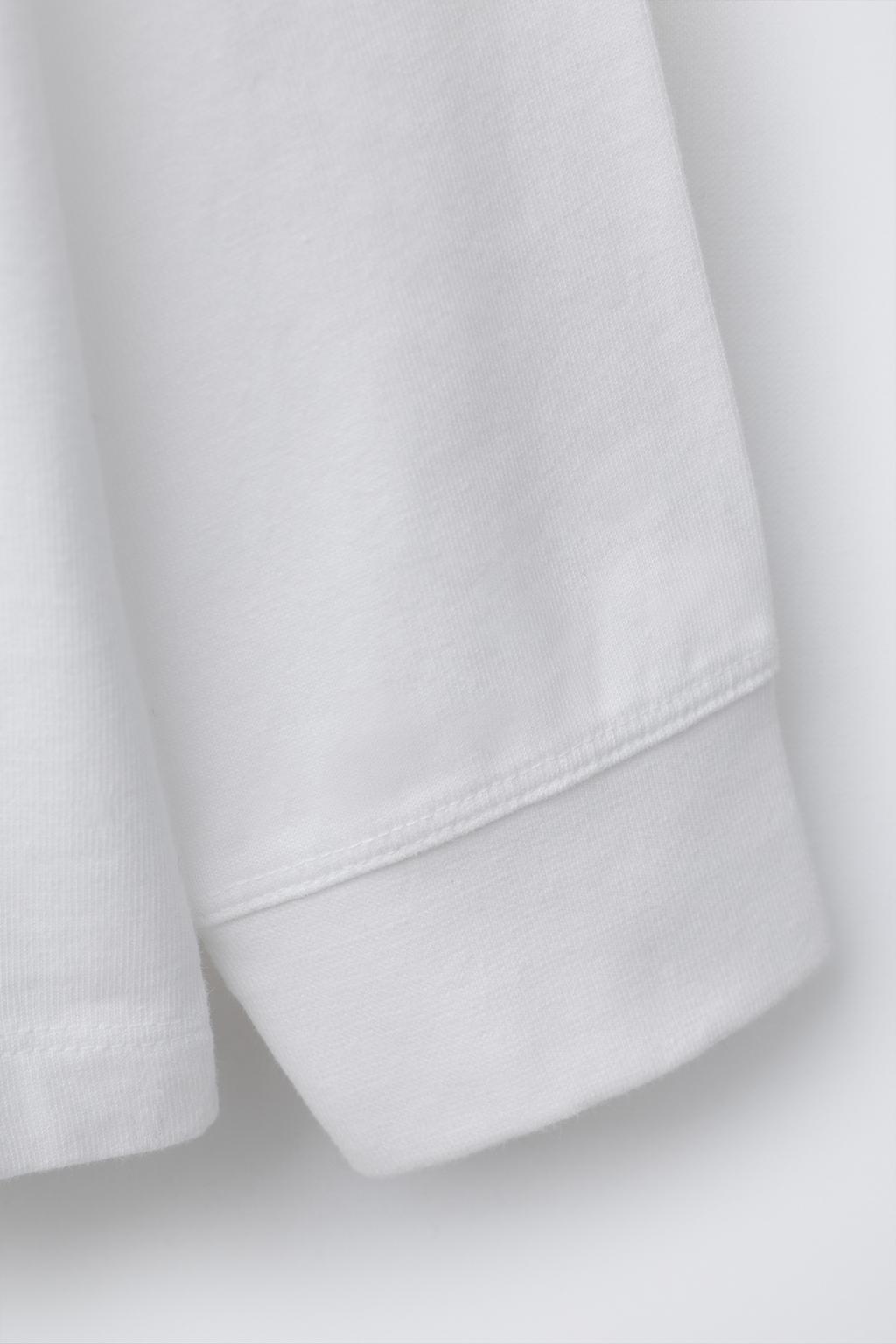 ФУТБОЛКА ИЗ ПЛОТНОЙ ТКАНИ С ЭФФЕКТОМ ПОТЕРТОСТИ