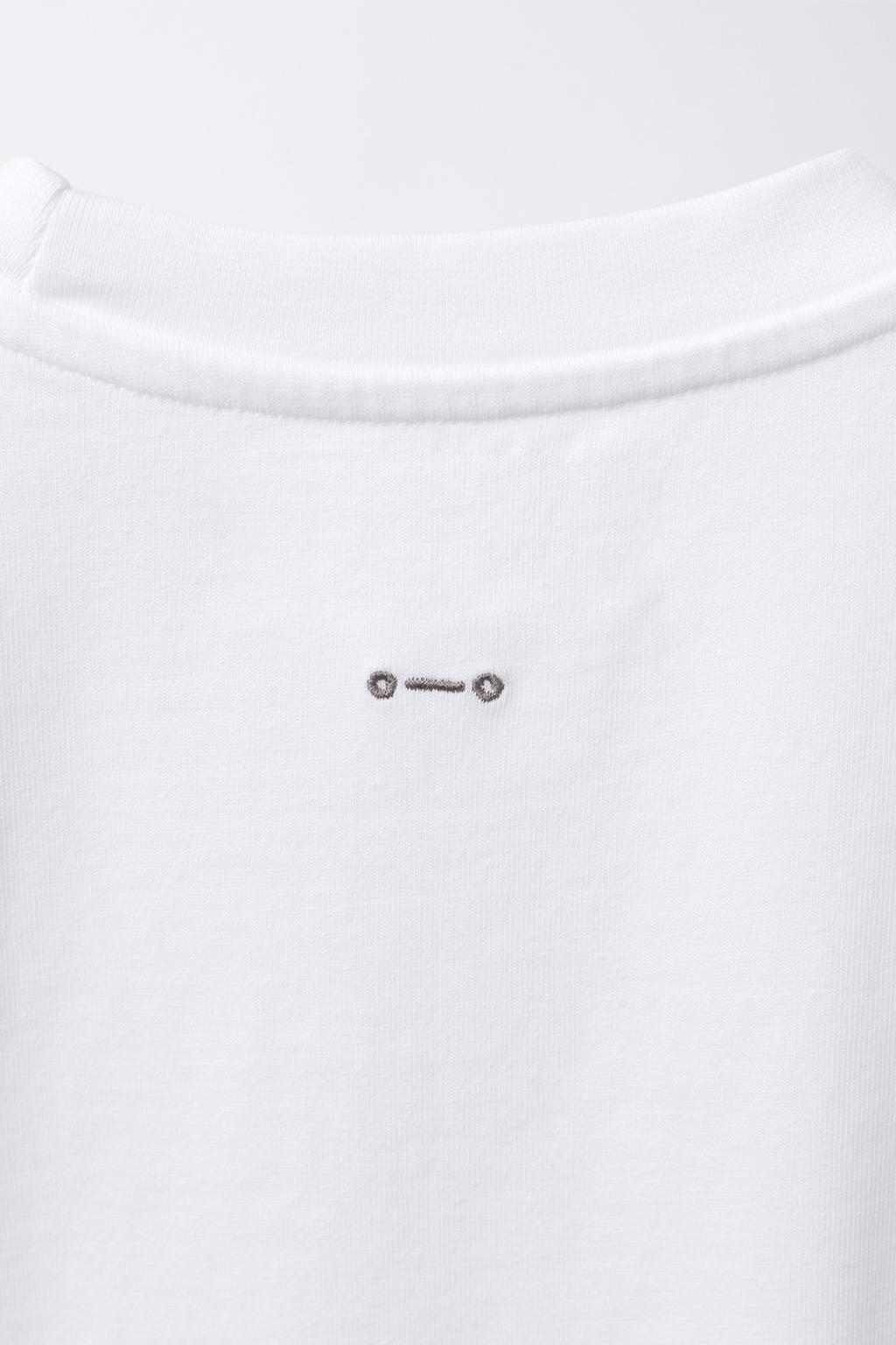 ФУТБОЛКА ИЗ ПЛОТНОЙ ТКАНИ С ЭФФЕКТОМ ПОТЕРТОСТИ