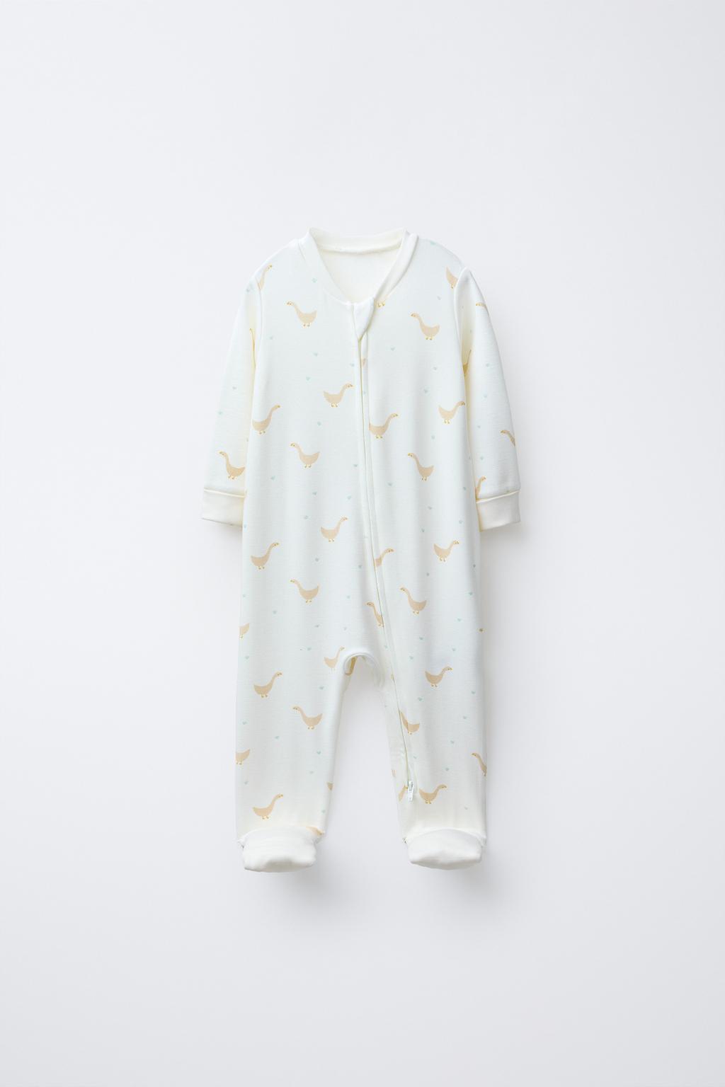 ТЕПЛЫЙ КОМБИНЕЗОН С УЗОРОМ «ГУСИ» И РЕГУЛИРУЕМЫМИ ШТАНИНАМИ