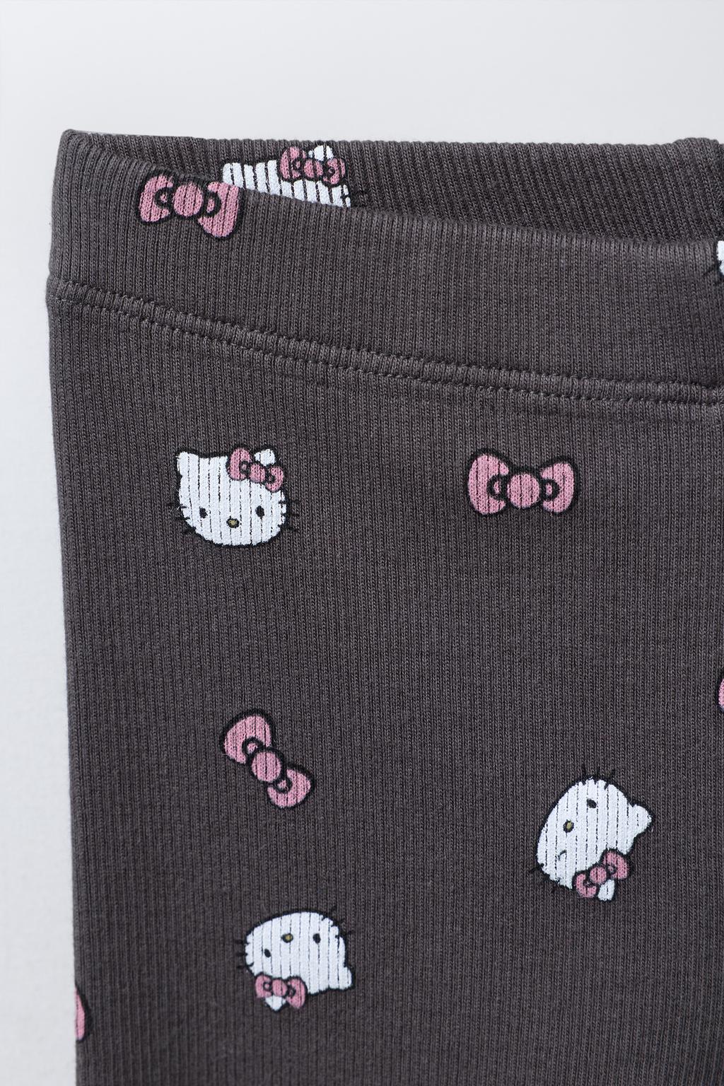 КОМПЛЕКТ ИЗ ТОЛСТОВКИ И ЛЕГГИНСОВ HELLO KITTY © SANRIO