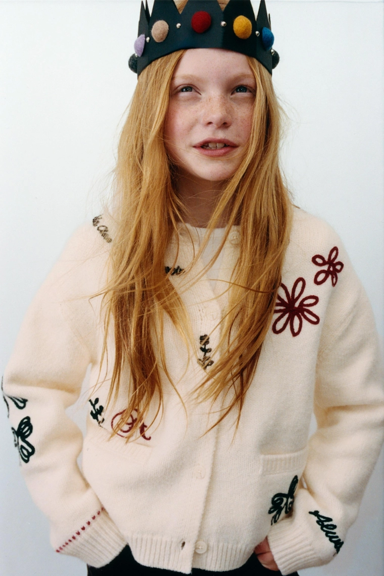 ВЯЗАНЫЙ КАРДИГАН С ВЫШИВКОЙ