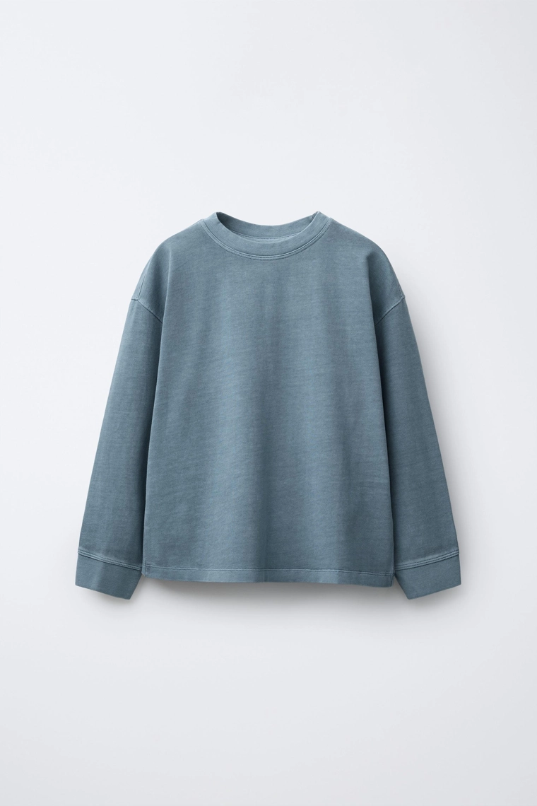 ФУТБОЛКА ИЗ ПЛОТНОЙ ТКАНИ С ЭФФЕКТОМ ПОТЕРТОСТИ