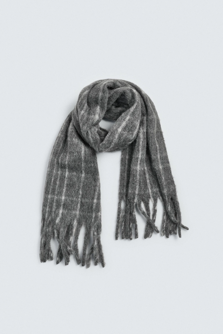 ШАРФ ИЗ НАЧЕСАННОЙ ТКАНИ В КЛЕТКУ